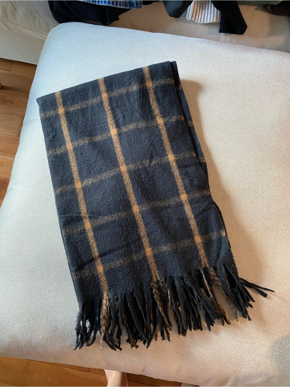 Navy &Tan Scarf - Picture 2 of 2